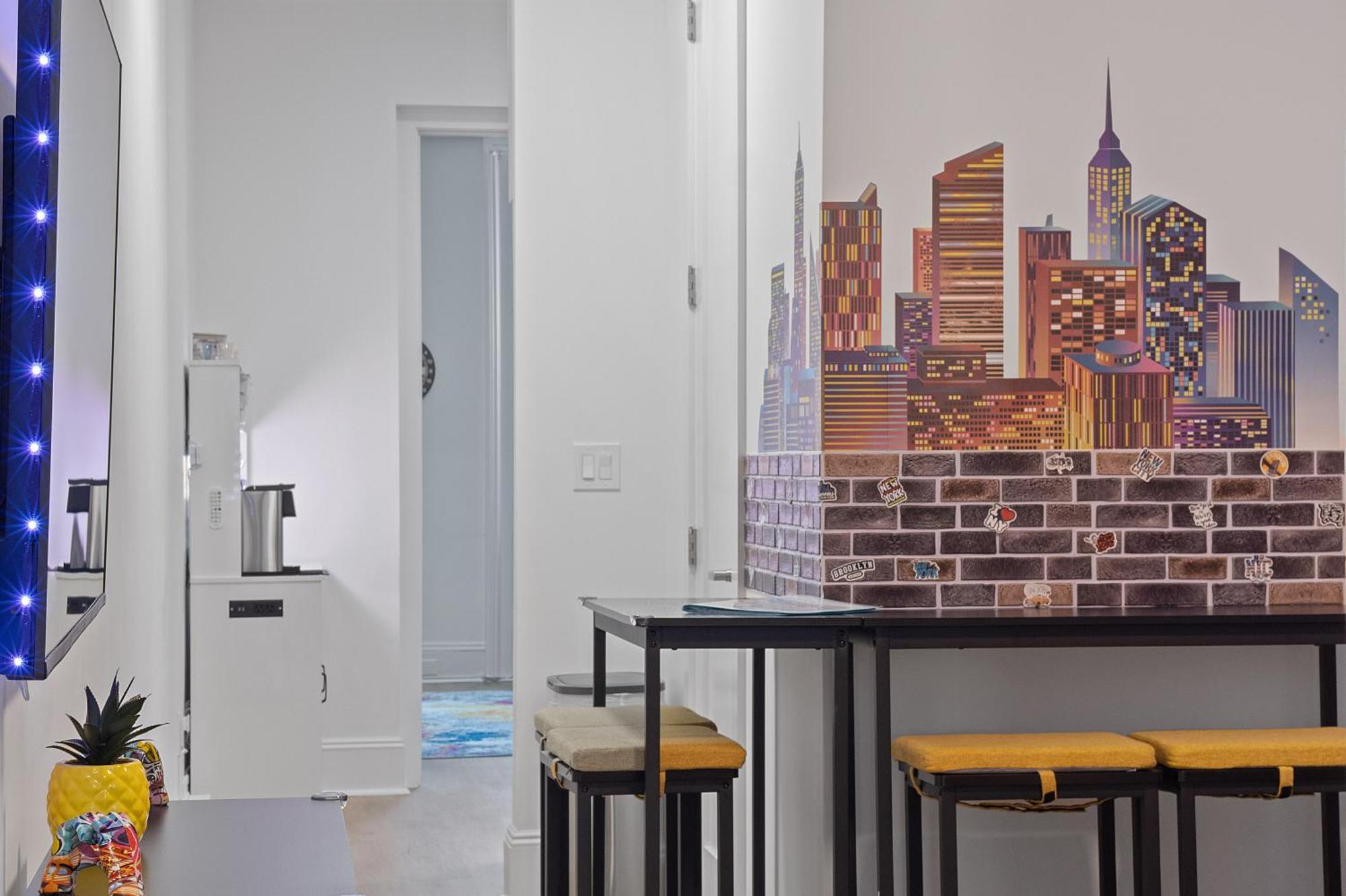 Funky & Colorful Urban Getaway, 20 Minutes To Nyc Apartment โฮโบเกน ภายนอก รูปภาพ