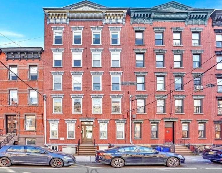 Funky & Colorful Urban Getaway, 20 Minutes To Nyc Apartment โฮโบเกน ภายนอก รูปภาพ