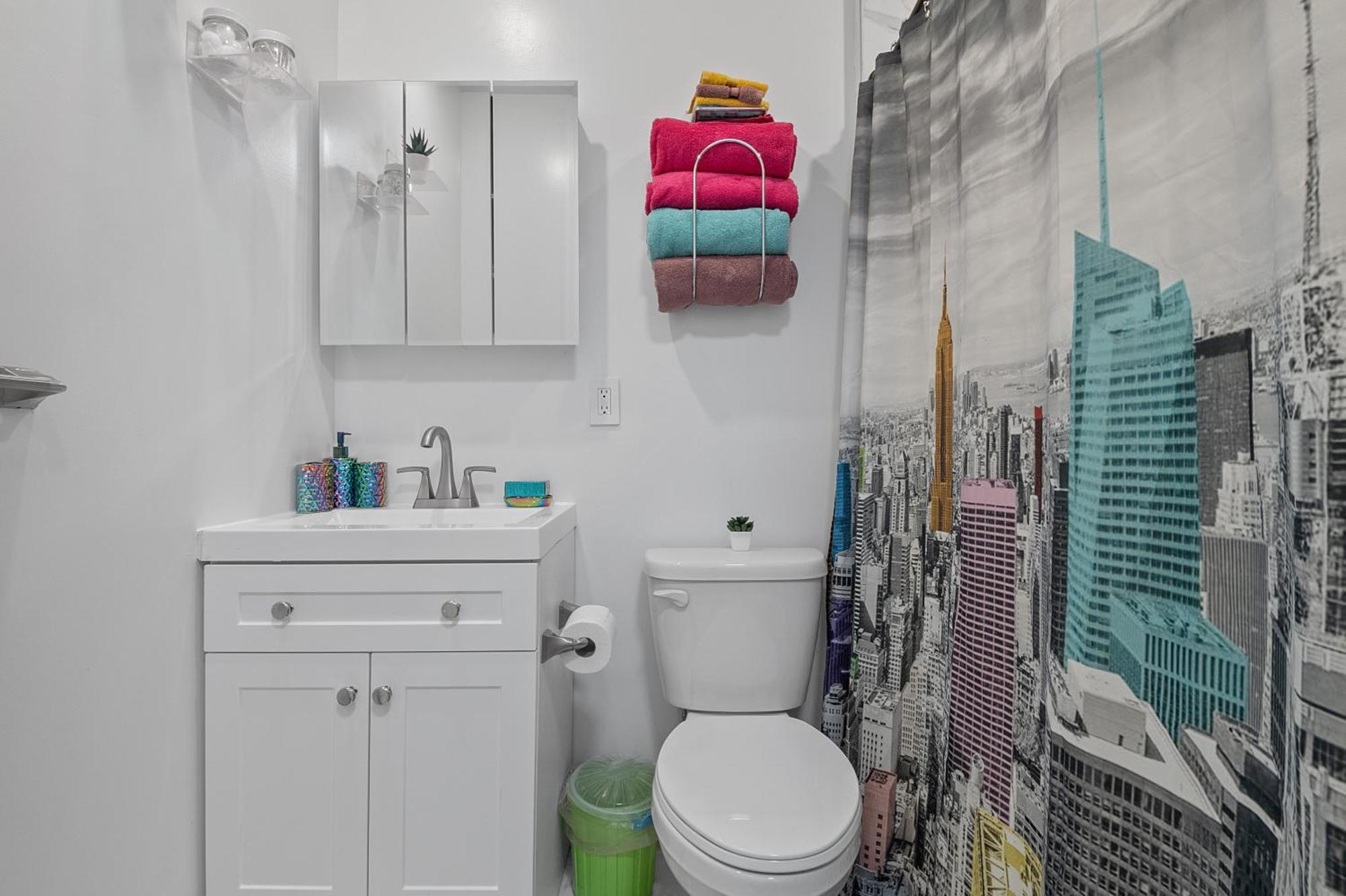 Funky & Colorful Urban Getaway, 20 Minutes To Nyc Apartment โฮโบเกน ภายนอก รูปภาพ