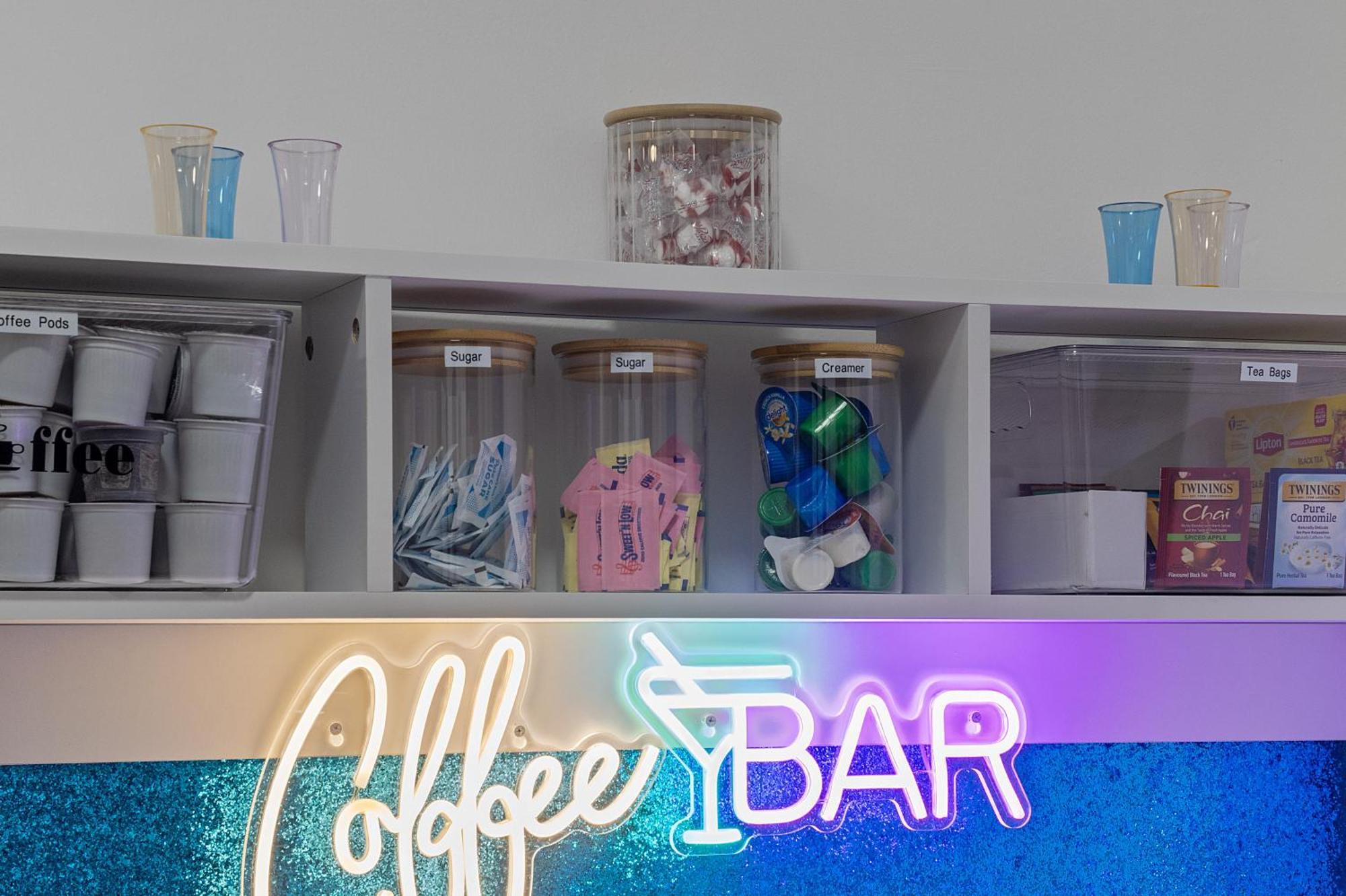Funky & Colorful Urban Getaway, 20 Minutes To Nyc Apartment โฮโบเกน ภายนอก รูปภาพ